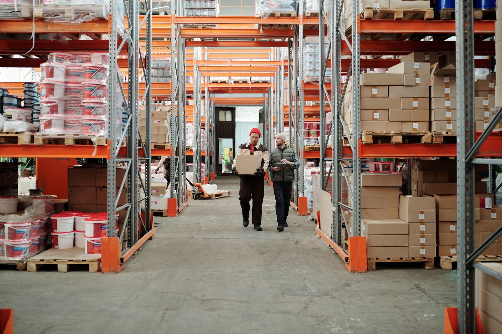 ศูนย์กระจายสินค้า (Logistic Center)